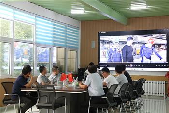 帶鋸條“龍頭”企業(yè)泰嘉股份、山東大學(xué)機(jī)械學(xué)院研發(fā)團(tuán)隊(duì)和金鋒鋸業(yè)共襄鋸床新品研討會(huì)